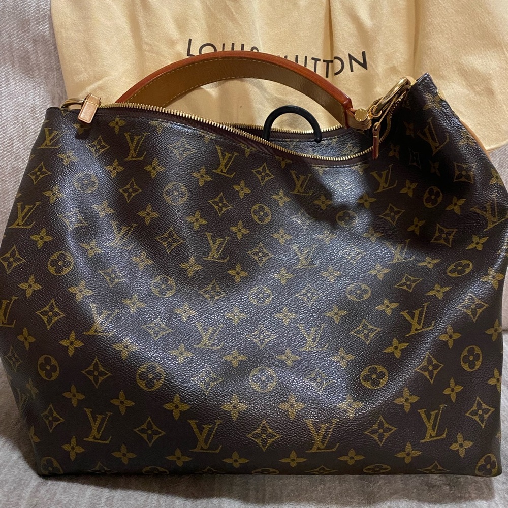 Authentic LV Sully MM